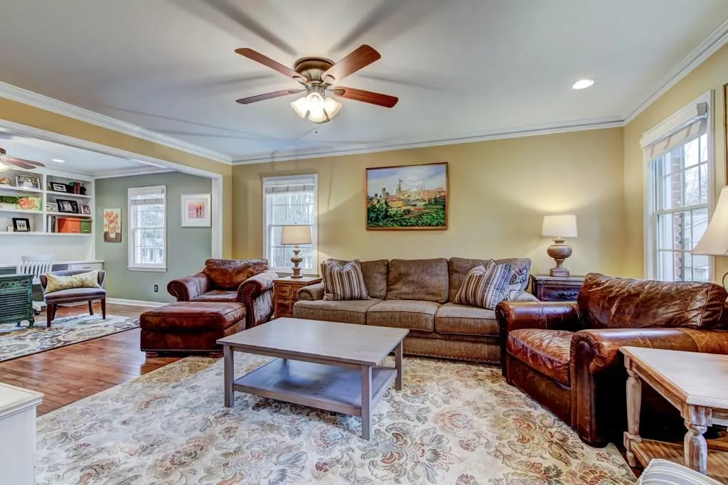 7115 Faunsworth Drive, Sandy Springs, Georgia 30328, 5 Bedrooms Bedrooms, ,3 BathroomsBathrooms,Residential,Sold,7115 Faunsworth Drive,5964724