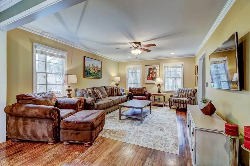 7115 Faunsworth Drive, Sandy Springs, Georgia 30328, 5 Bedrooms Bedrooms, ,3 BathroomsBathrooms,Residential,Sold,7115 Faunsworth Drive,5964724