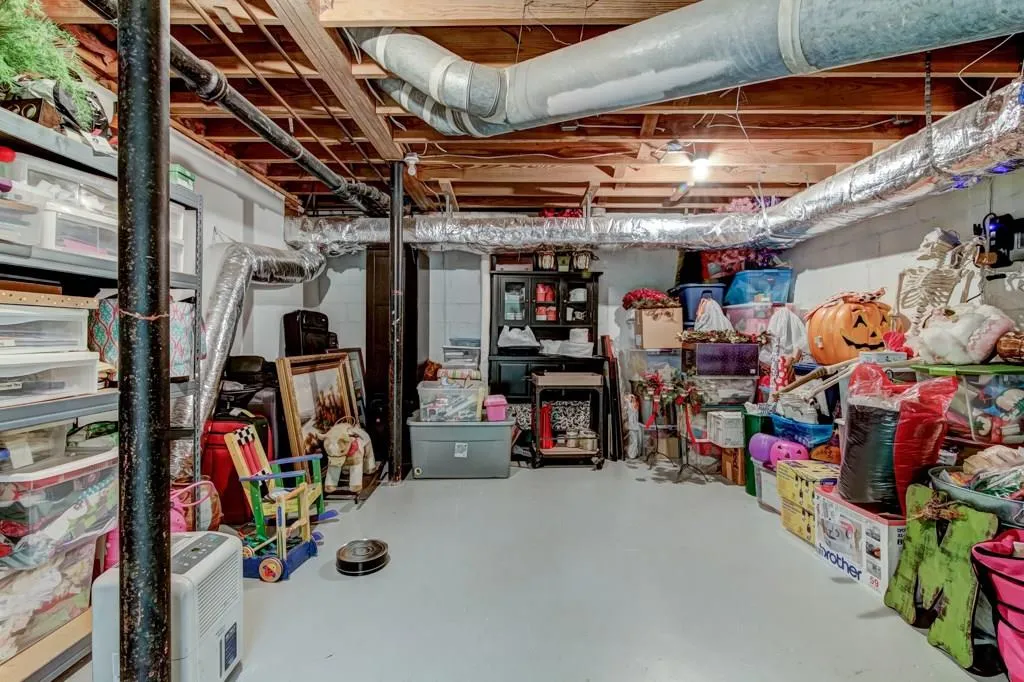 7115 Faunsworth Drive, Sandy Springs, Georgia 30328, 5 Bedrooms Bedrooms, ,3 BathroomsBathrooms,Residential,Sold,7115 Faunsworth Drive,5964724