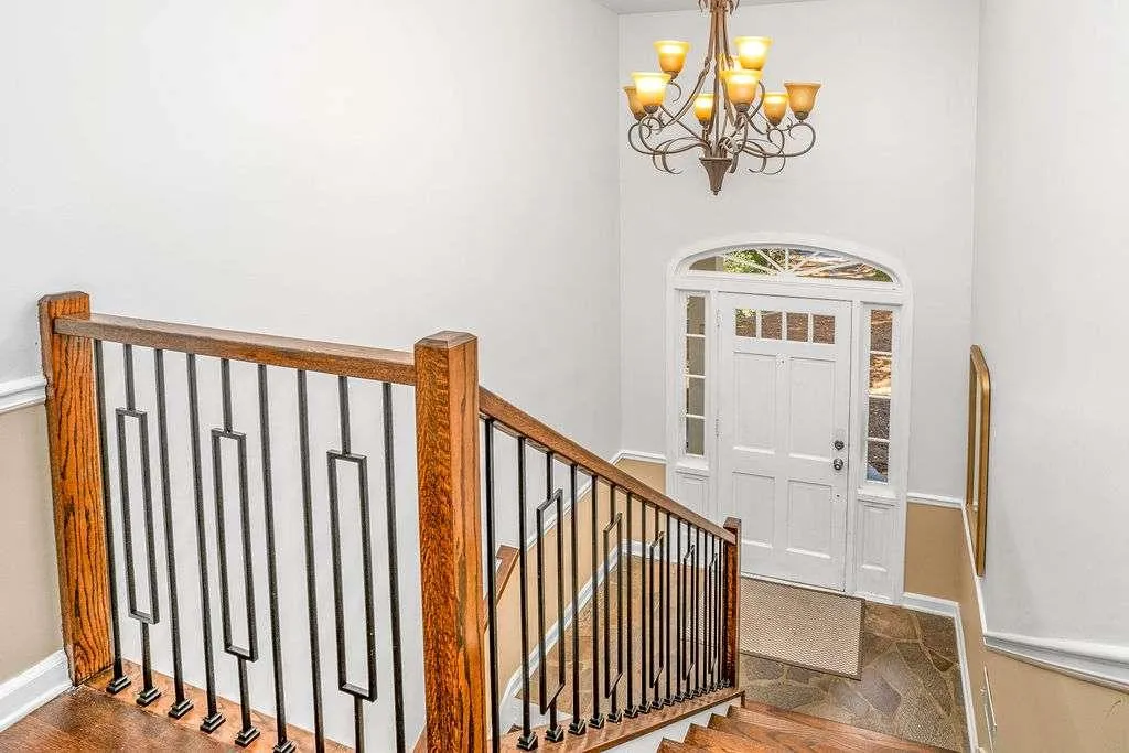 3911 Ivy Road, Atlanta, Georgia 30342, 3 Bedrooms Bedrooms, ,3 BathroomsBathrooms,Residential,For Sale,3911 Ivy Road,7677404