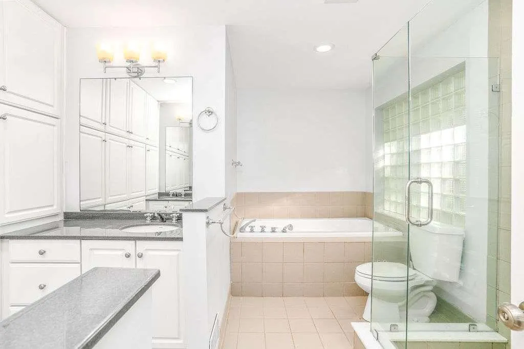 3911 Ivy Road, Atlanta, Georgia 30342, 3 Bedrooms Bedrooms, ,3 BathroomsBathrooms,Residential,For Sale,3911 Ivy Road,7677404