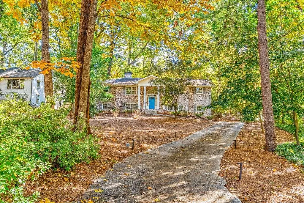 3911 Ivy Road, Atlanta, Georgia 30342, 3 Bedrooms Bedrooms, ,3 BathroomsBathrooms,Residential,For Sale,3911 Ivy Road,7677404