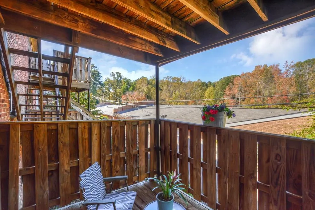 5663 Kingsport Drive, Atlanta, Georgia 30342, 2 Bedrooms Bedrooms, ,1 BathroomBathrooms,Residential,Sold,5663 Kingsport Drive,6123637