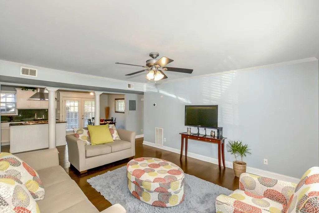 5663 Kingsport Drive, Atlanta, Georgia 30342, 2 Bedrooms Bedrooms, ,1 BathroomBathrooms,Residential,Sold,5663 Kingsport Drive,6123637