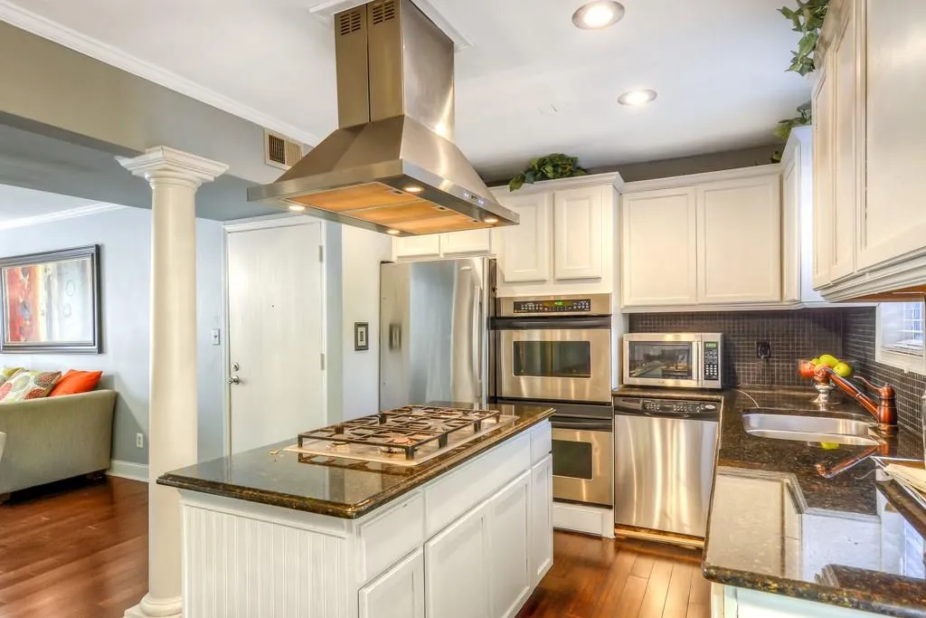 5663 Kingsport Drive, Atlanta, Georgia 30342, 2 Bedrooms Bedrooms, ,1 BathroomBathrooms,Residential,Sold,5663 Kingsport Drive,6123637