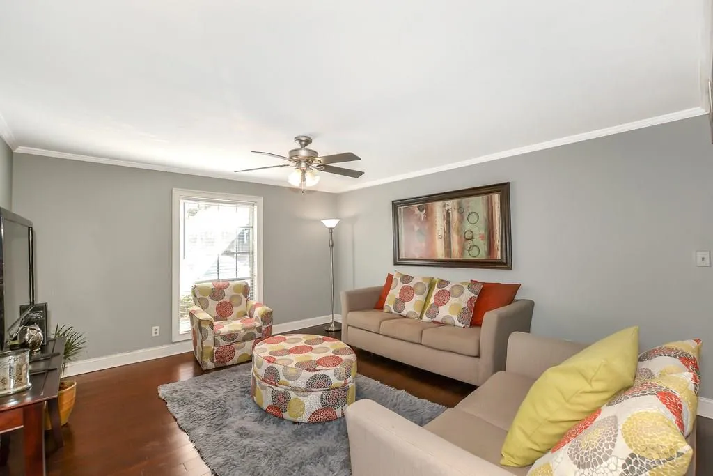 5663 Kingsport Drive, Atlanta, Georgia 30342, 2 Bedrooms Bedrooms, ,1 BathroomBathrooms,Residential,Sold,5663 Kingsport Drive,6123637