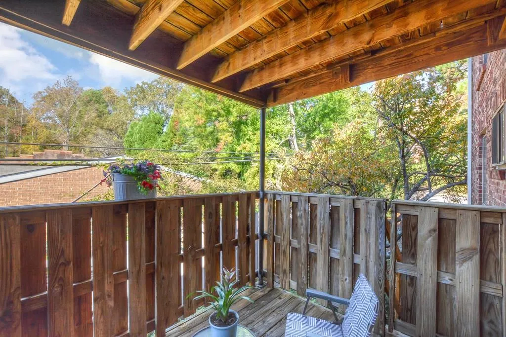 5663 Kingsport Drive, Atlanta, Georgia 30342, 2 Bedrooms Bedrooms, ,1 BathroomBathrooms,Residential,Sold,5663 Kingsport Drive,6123637