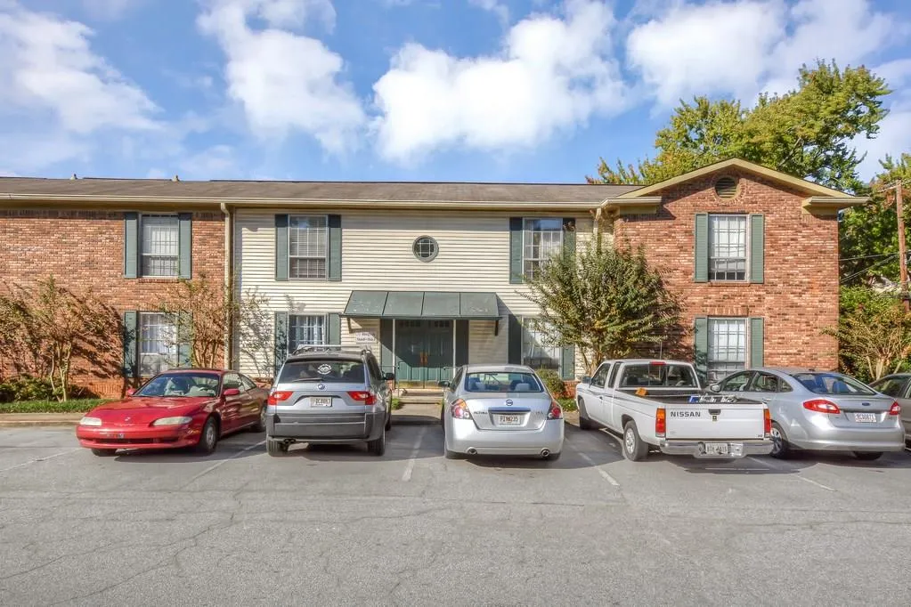 5663 Kingsport Drive, Atlanta, Georgia 30342, 2 Bedrooms Bedrooms, ,1 BathroomBathrooms,Residential,Sold,5663 Kingsport Drive,6123637