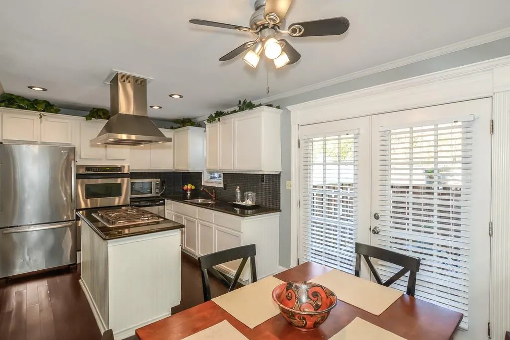 5663 Kingsport Drive, Atlanta, Georgia 30342, 2 Bedrooms Bedrooms, ,1 BathroomBathrooms,Residential,Sold,5663 Kingsport Drive,6123637