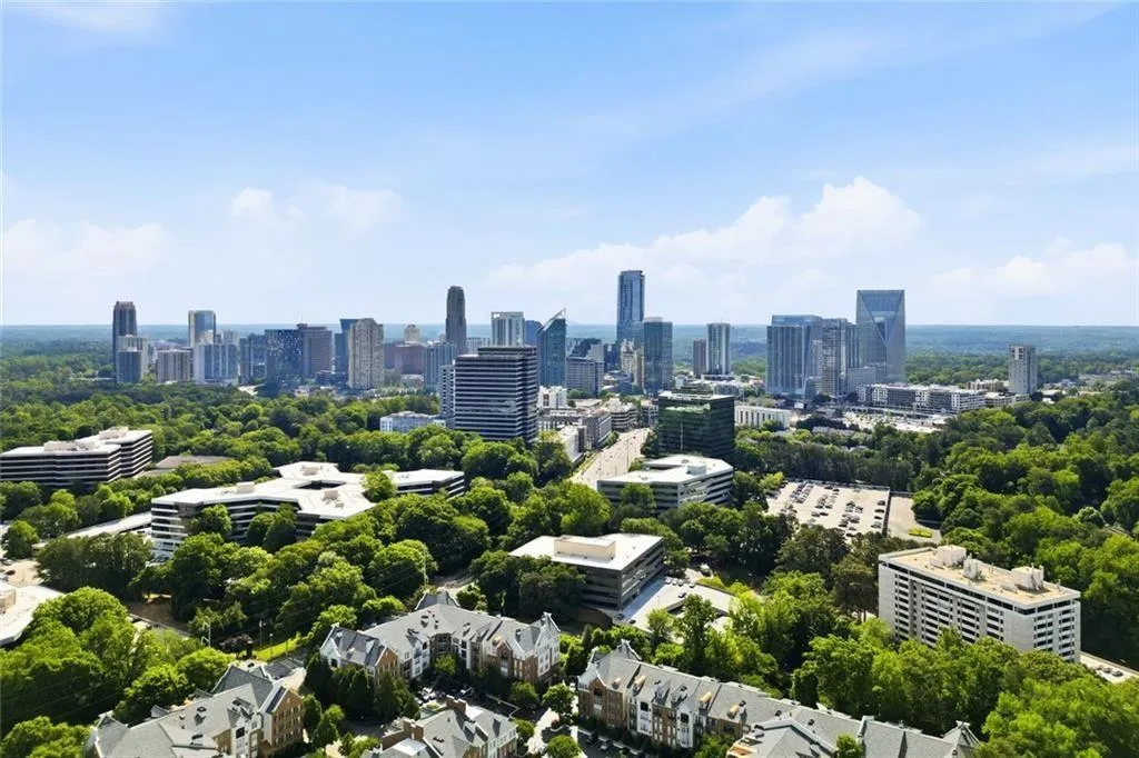 3510 Roswell Road Nw Unit L-4, Atlanta, Georgia 30305, 2 Bedrooms Bedrooms, 0 ,2 BathroomsBathrooms,Residential,For Sale,3510 Roswell Road Nw Unit L-4,7765222