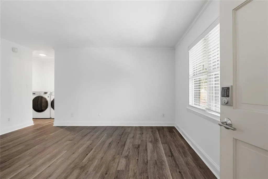 3510 Roswell Road Nw Unit L-4, Atlanta, Georgia 30305, 2 Bedrooms Bedrooms, 0 ,2 BathroomsBathrooms,Residential,For Sale,3510 Roswell Road Nw Unit L-4,7765222