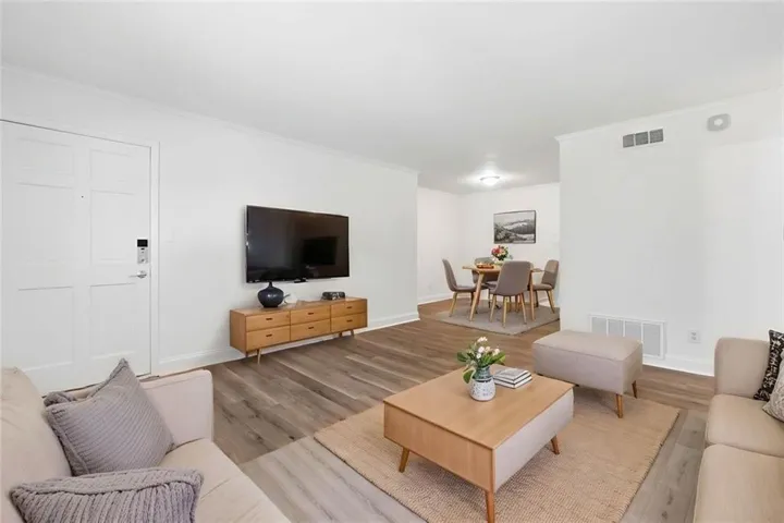 3510 Roswell Road Nw Unit L-4, Atlanta, Georgia 30305