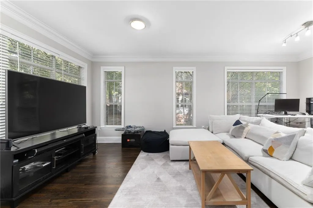 1187 Glenridge Place, Atlanta, Georgia 30342, 3 Bedrooms Bedrooms, ,2 BathroomsBathrooms,Residential,Sold,1187 Glenridge Place,7134135