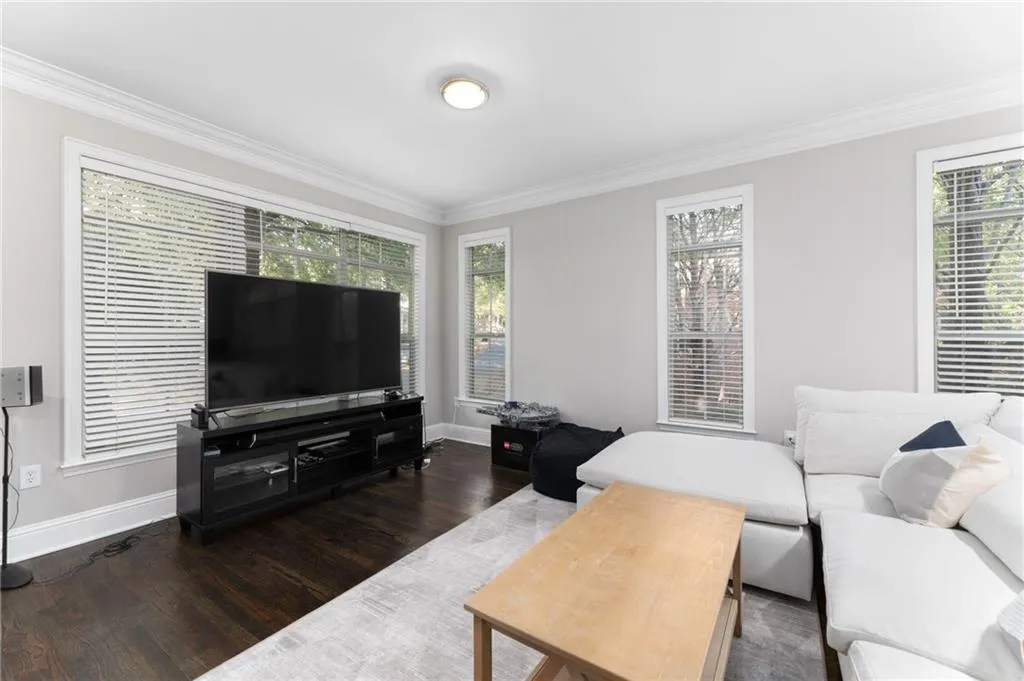 1187 Glenridge Place, Atlanta, Georgia 30342, 3 Bedrooms Bedrooms, ,2 BathroomsBathrooms,Residential,Sold,1187 Glenridge Place,7134135