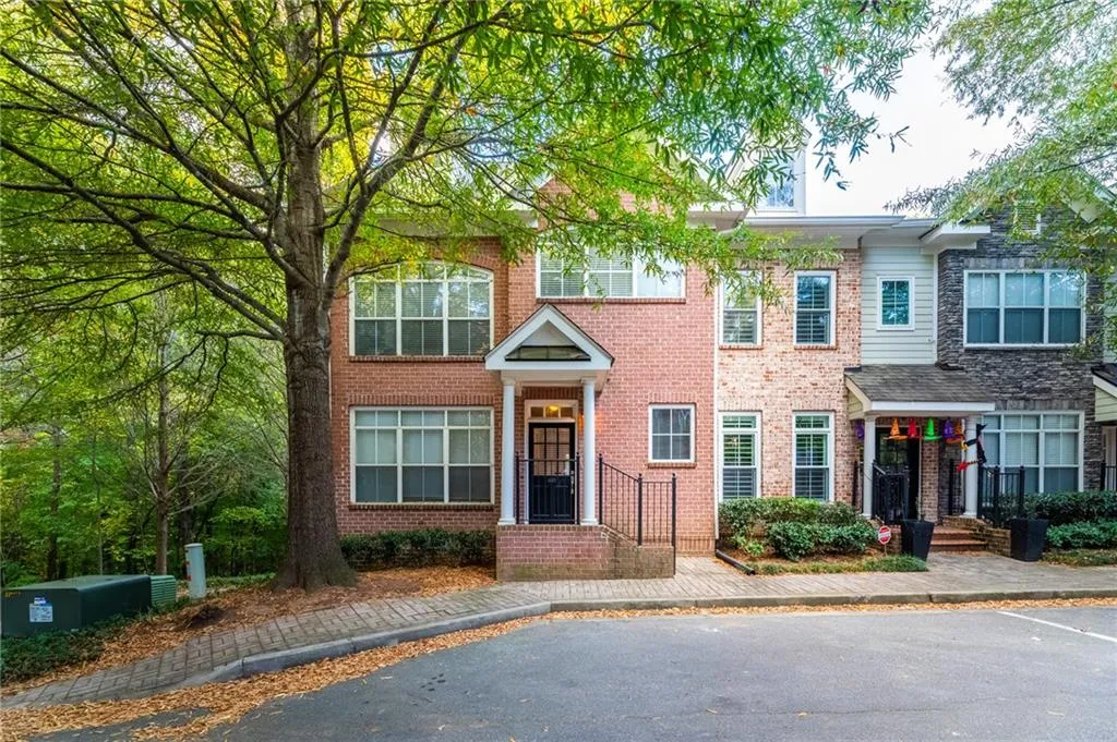 1187 Glenridge Place, Atlanta, Georgia 30342, 3 Bedrooms Bedrooms, ,2 BathroomsBathrooms,Residential,Sold,1187 Glenridge Place,7134135