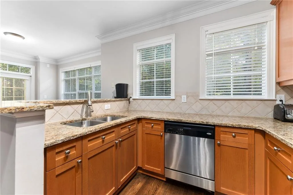 1187 Glenridge Place, Atlanta, Georgia 30342, 3 Bedrooms Bedrooms, ,2 BathroomsBathrooms,Residential,Sold,1187 Glenridge Place,7134135