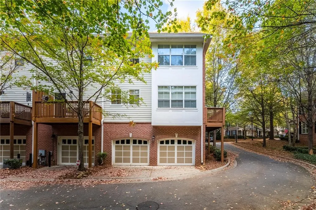 1187 Glenridge Place, Atlanta, Georgia 30342, 3 Bedrooms Bedrooms, ,2 BathroomsBathrooms,Residential,Sold,1187 Glenridge Place,7134135