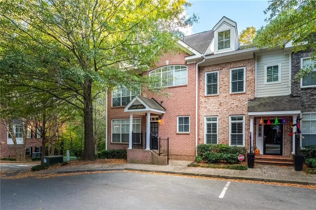 1187 Glenridge Place, Atlanta, Georgia 30342, 3 Bedrooms Bedrooms, ,2 BathroomsBathrooms,Residential,Sold,1187 Glenridge Place,7134135