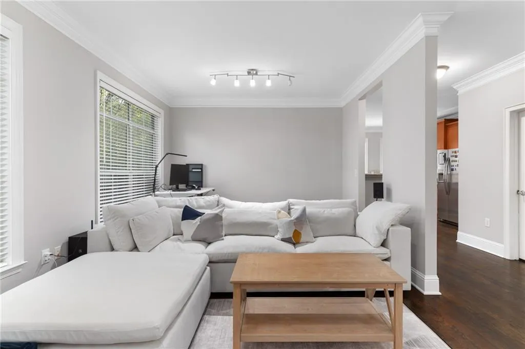 1187 Glenridge Place, Atlanta, Georgia 30342, 3 Bedrooms Bedrooms, ,2 BathroomsBathrooms,Residential,Sold,1187 Glenridge Place,7134135