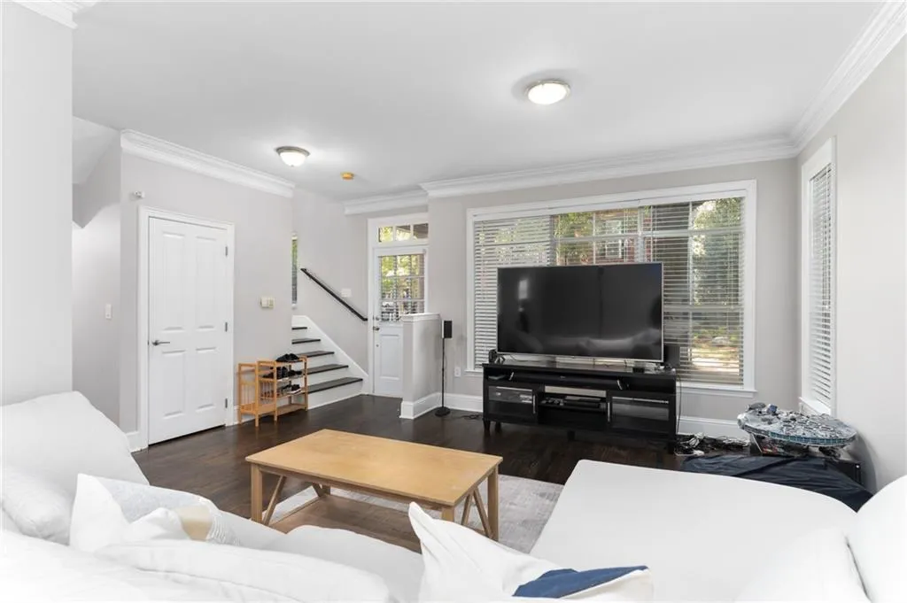 1187 Glenridge Place, Atlanta, Georgia 30342, 3 Bedrooms Bedrooms, ,2 BathroomsBathrooms,Residential,Sold,1187 Glenridge Place,7134135