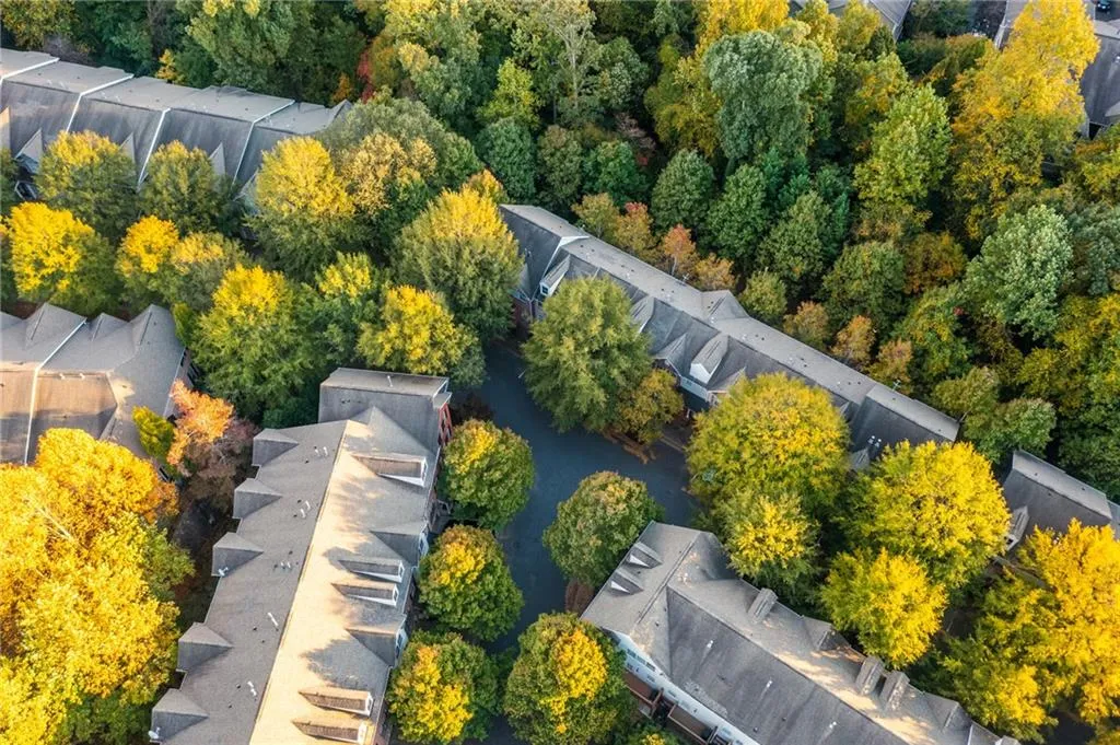 1187 Glenridge Place, Atlanta, Georgia 30342, 3 Bedrooms Bedrooms, ,2 BathroomsBathrooms,Residential,Sold,1187 Glenridge Place,7134135