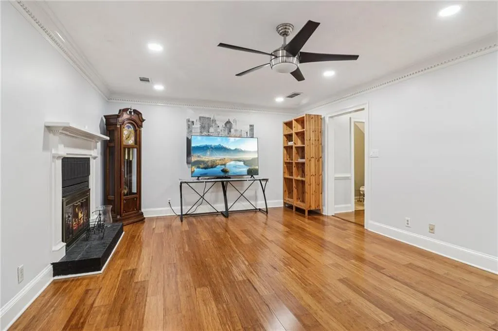 7905 Briar Villa Place, Sandy Springs, Georgia 30350, 2 Bedrooms Bedrooms, ,2 BathroomsBathrooms,Residential,For Sale,7905 Briar Villa Place,7625673