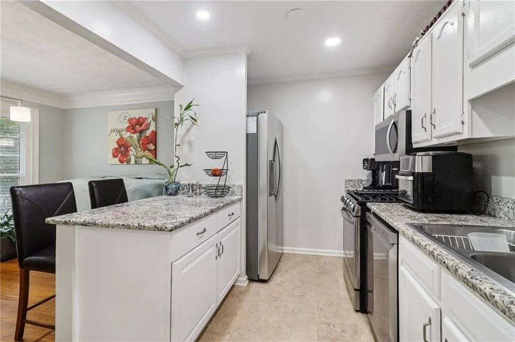 7905 Briar Villa Place, Sandy Springs, Georgia 30350, 2 Bedrooms Bedrooms, ,2 BathroomsBathrooms,Residential,For Sale,7905 Briar Villa Place,7625673