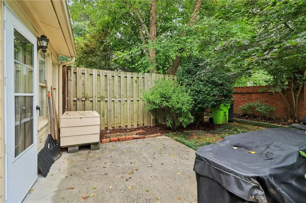 7905 Briar Villa Place, Sandy Springs, Georgia 30350, 2 Bedrooms Bedrooms, ,2 BathroomsBathrooms,Residential,For Sale,7905 Briar Villa Place,7625673