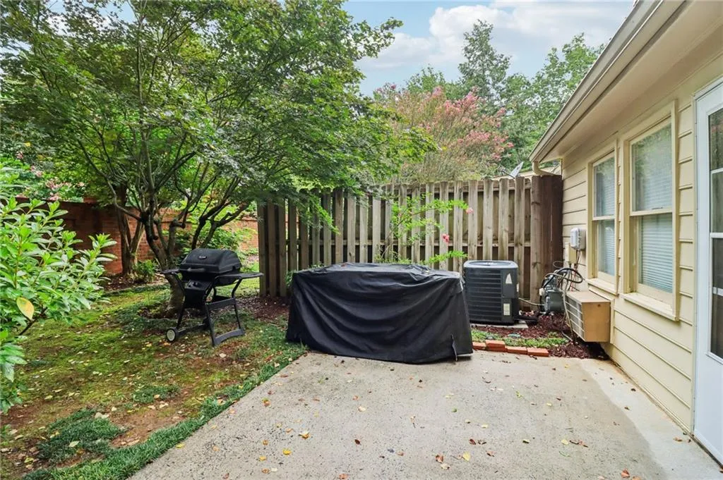 7905 Briar Villa Place, Sandy Springs, Georgia 30350, 2 Bedrooms Bedrooms, ,2 BathroomsBathrooms,Residential,For Sale,7905 Briar Villa Place,7625673