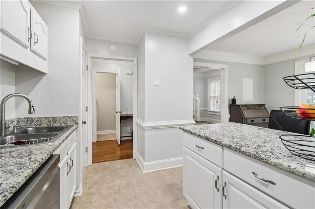 7905 Briar Villa Place, Sandy Springs, Georgia 30350, 2 Bedrooms Bedrooms, ,2 BathroomsBathrooms,Residential,For Sale,7905 Briar Villa Place,7625673