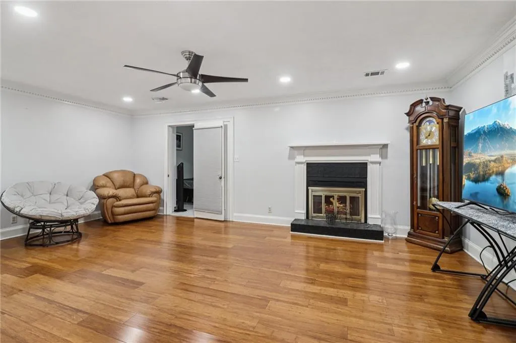 7905 Briar Villa Place, Sandy Springs, Georgia 30350, 2 Bedrooms Bedrooms, ,2 BathroomsBathrooms,Residential,For Sale,7905 Briar Villa Place,7625673