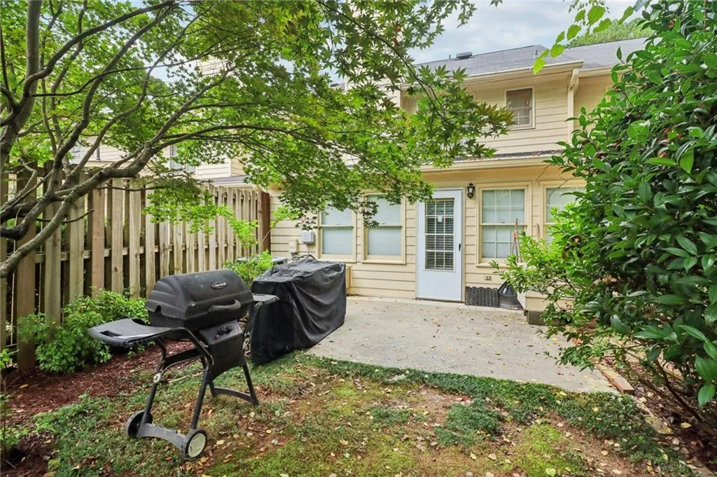 7905 Briar Villa Place, Sandy Springs, Georgia 30350, 2 Bedrooms Bedrooms, ,2 BathroomsBathrooms,Residential,For Sale,7905 Briar Villa Place,7625673