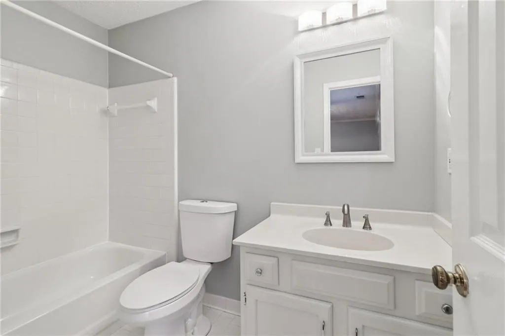 7905 Briar Villa Place, Sandy Springs, Georgia 30350, 2 Bedrooms Bedrooms, ,2 BathroomsBathrooms,Residential,For Sale,7905 Briar Villa Place,7625673