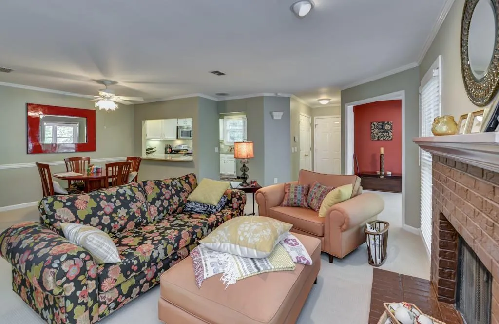312 Hollyfax Circle Unit 312, Sandy Springs, Georgia 30328, 2 Bedrooms Bedrooms, ,2 BathroomsBathrooms,Residential,Sold,312 Hollyfax Circle Unit 312,5747351
