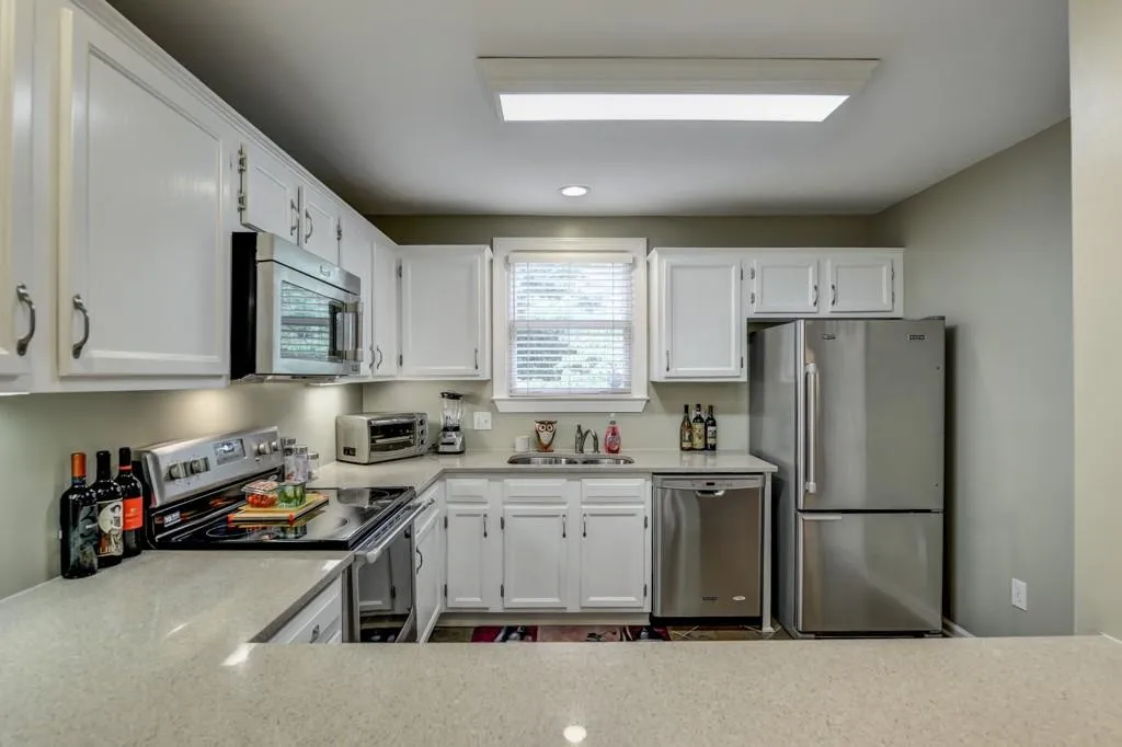 312 Hollyfax Circle Unit 312, Sandy Springs, Georgia 30328, 2 Bedrooms Bedrooms, ,2 BathroomsBathrooms,Residential,Sold,312 Hollyfax Circle Unit 312,5747351