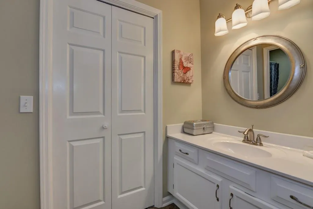 312 Hollyfax Circle Unit 312, Sandy Springs, Georgia 30328, 2 Bedrooms Bedrooms, ,2 BathroomsBathrooms,Residential,Sold,312 Hollyfax Circle Unit 312,5747351