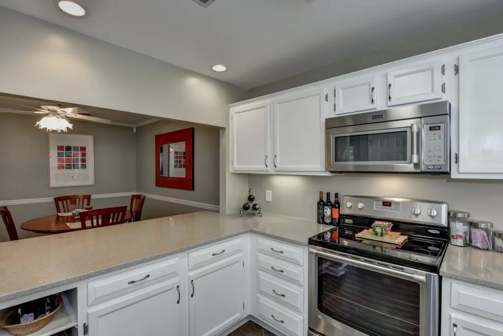 312 Hollyfax Circle Unit 312, Sandy Springs, Georgia 30328, 2 Bedrooms Bedrooms, ,2 BathroomsBathrooms,Residential,Sold,312 Hollyfax Circle Unit 312,5747351