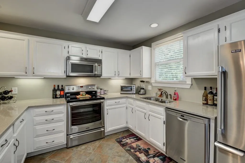 312 Hollyfax Circle Unit 312, Sandy Springs, Georgia 30328, 2 Bedrooms Bedrooms, ,2 BathroomsBathrooms,Residential,Sold,312 Hollyfax Circle Unit 312,5747351