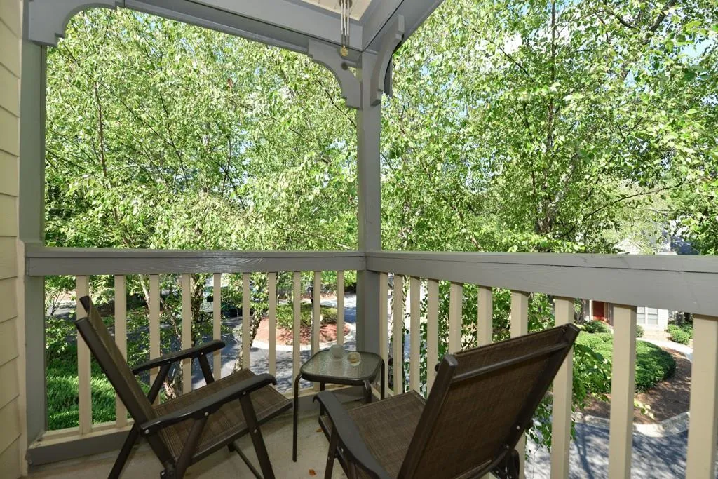312 Hollyfax Circle Unit 312, Sandy Springs, Georgia 30328, 2 Bedrooms Bedrooms, ,2 BathroomsBathrooms,Residential,Sold,312 Hollyfax Circle Unit 312,5747351