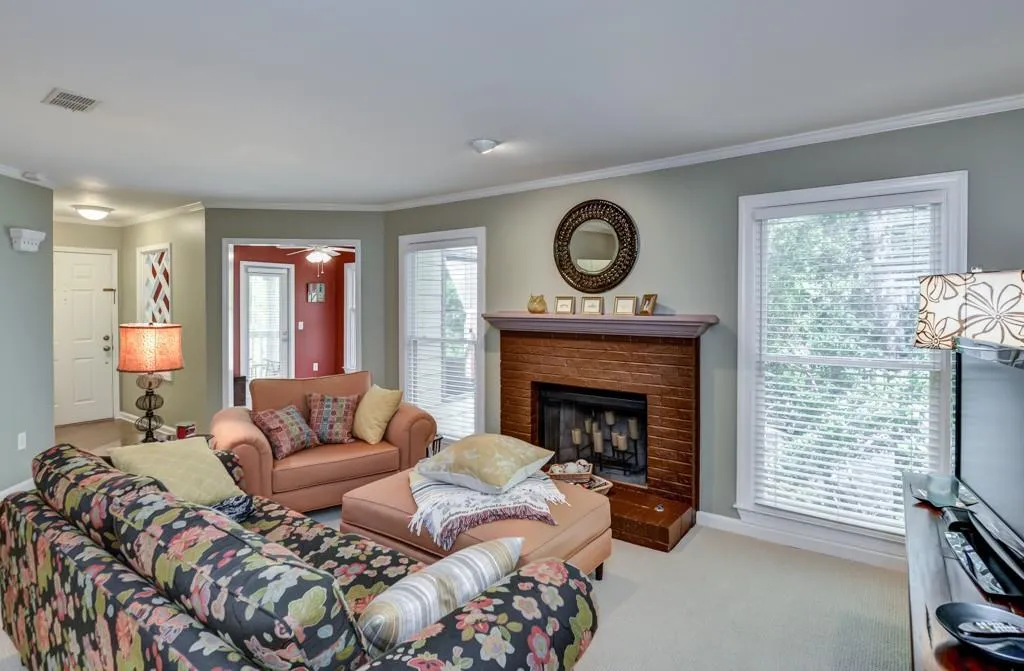 312 Hollyfax Circle Unit 312, Sandy Springs, Georgia 30328, 2 Bedrooms Bedrooms, ,2 BathroomsBathrooms,Residential,Sold,312 Hollyfax Circle Unit 312,5747351