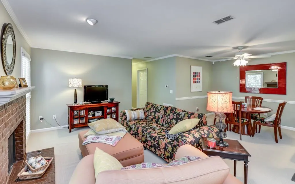 312 Hollyfax Circle Unit 312, Sandy Springs, Georgia 30328, 2 Bedrooms Bedrooms, ,2 BathroomsBathrooms,Residential,Sold,312 Hollyfax Circle Unit 312,5747351