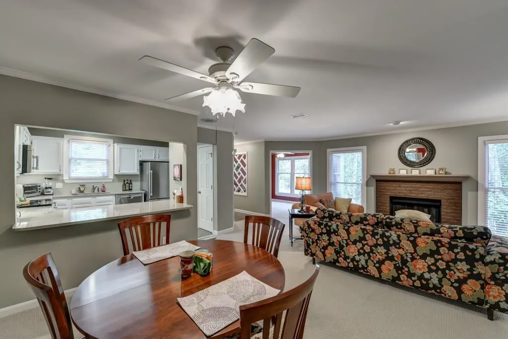 312 Hollyfax Circle Unit 312, Sandy Springs, Georgia 30328, 2 Bedrooms Bedrooms, ,2 BathroomsBathrooms,Residential,Sold,312 Hollyfax Circle Unit 312,5747351