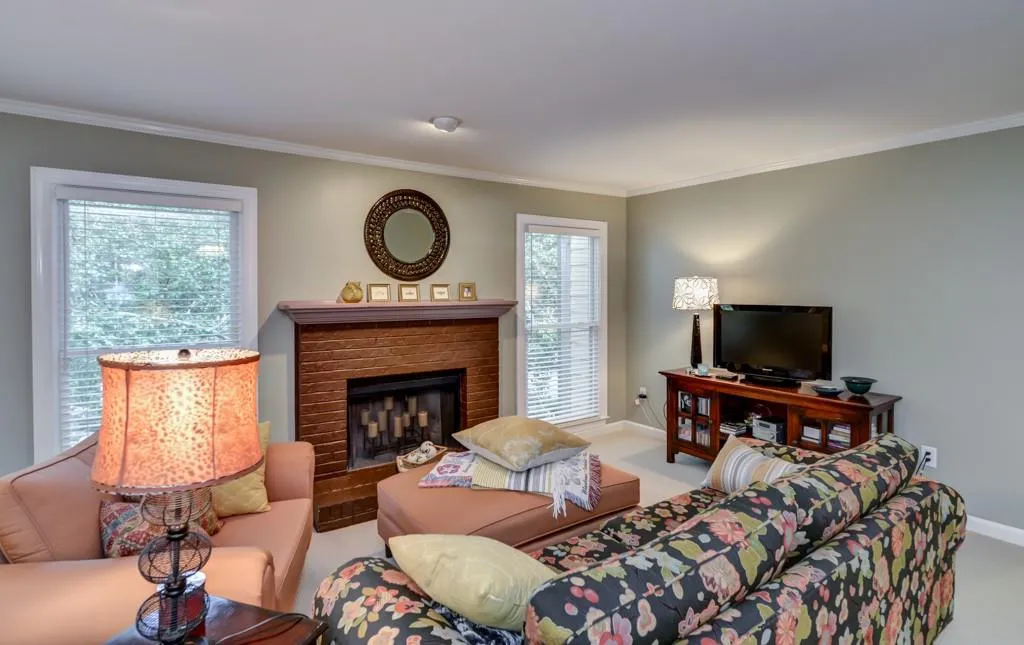 312 Hollyfax Circle Unit 312, Sandy Springs, Georgia 30328, 2 Bedrooms Bedrooms, ,2 BathroomsBathrooms,Residential,Sold,312 Hollyfax Circle Unit 312,5747351