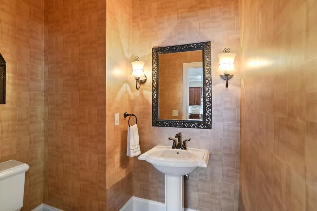 215 Wembley Circle, Atlanta, Georgia 30328, 5 Bedrooms Bedrooms, ,4 BathroomsBathrooms,Residential,Sold,215 Wembley Circle,6527274