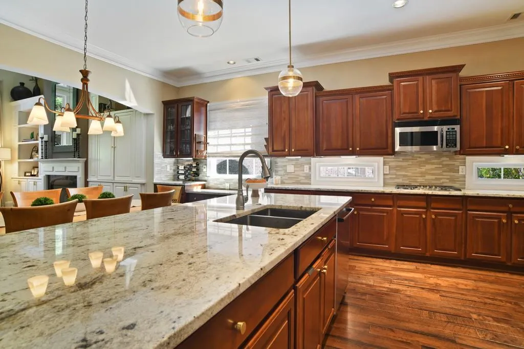 215 Wembley Circle, Atlanta, Georgia 30328, 5 Bedrooms Bedrooms, ,4 BathroomsBathrooms,Residential,Sold,215 Wembley Circle,6527274