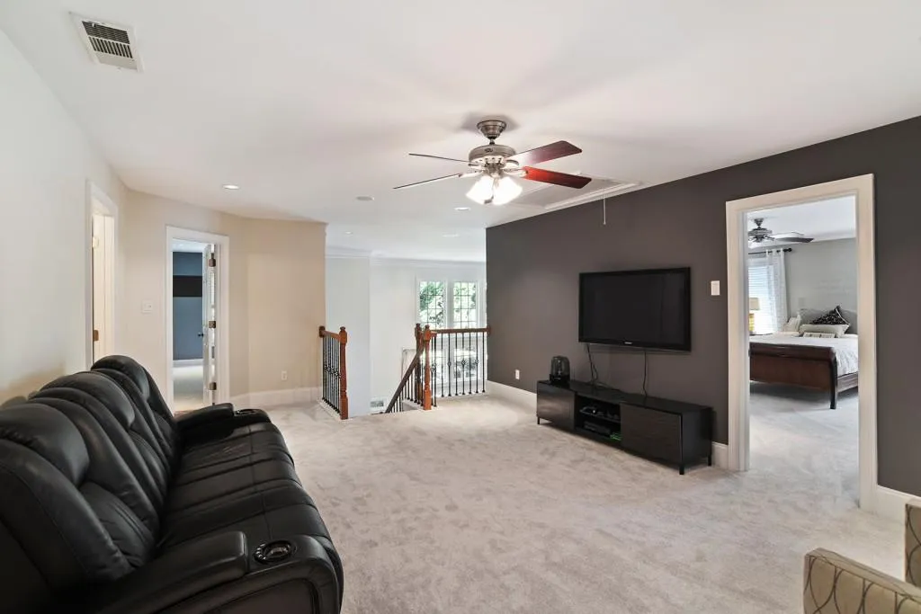 215 Wembley Circle, Atlanta, Georgia 30328, 5 Bedrooms Bedrooms, ,4 BathroomsBathrooms,Residential,Sold,215 Wembley Circle,6527274