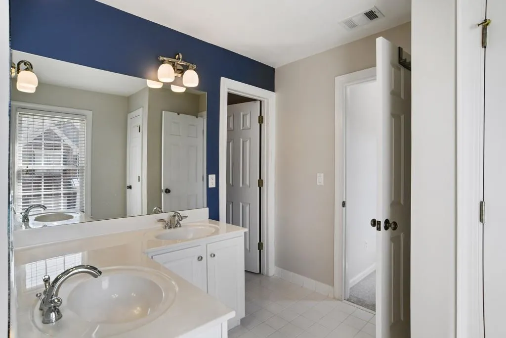 215 Wembley Circle, Atlanta, Georgia 30328, 5 Bedrooms Bedrooms, ,4 BathroomsBathrooms,Residential,Sold,215 Wembley Circle,6527274