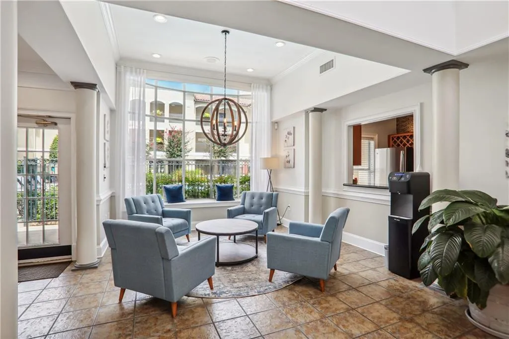 Community lobby with ornamental molding