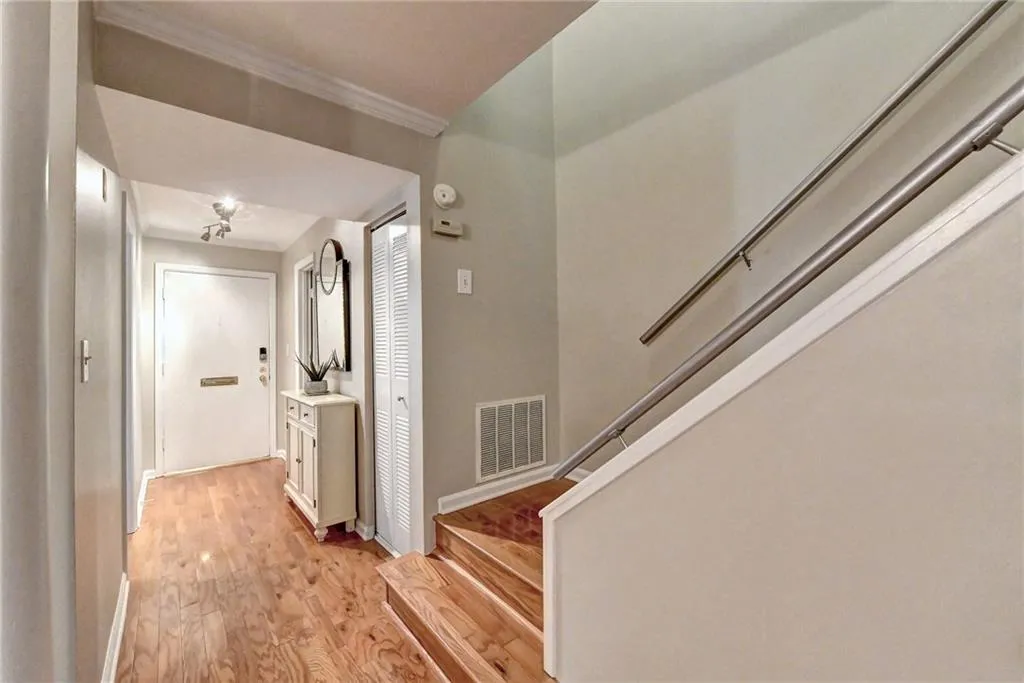 5590 Chemin De Vie, Atlanta, Georgia 30342, 2 Bedrooms Bedrooms, ,2 BathroomsBathrooms,Residential,Sold,5590 Chemin De Vie,7010097