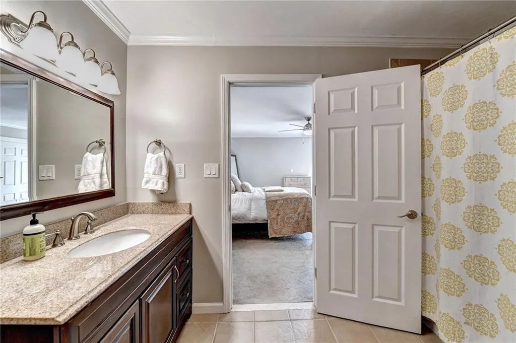 5590 Chemin De Vie, Atlanta, Georgia 30342, 2 Bedrooms Bedrooms, ,2 BathroomsBathrooms,Residential,Sold,5590 Chemin De Vie,7010097